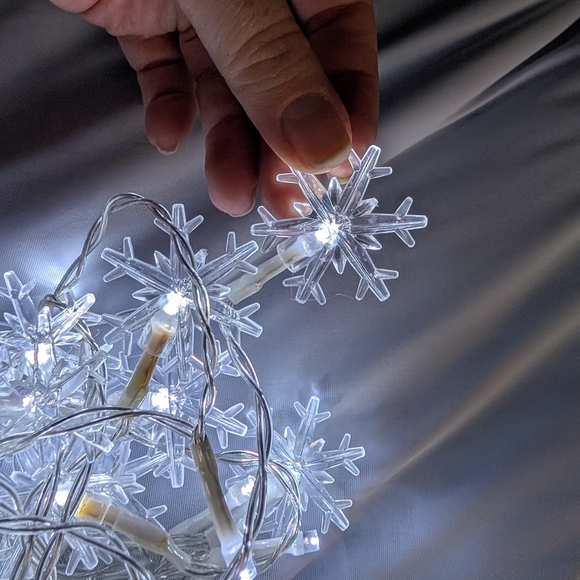 Snowflake Christmas Lights, 16.08ft 40 LED Christmas Lights Snowflake (EUC) - Picture 8 of 8